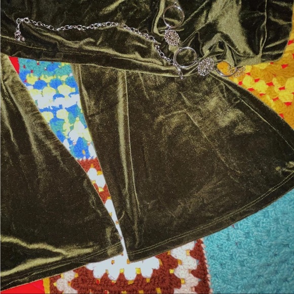 Shein Dark Green Velvet Flared Elastic Pants 🌿🪲 - Picture 3 of 4